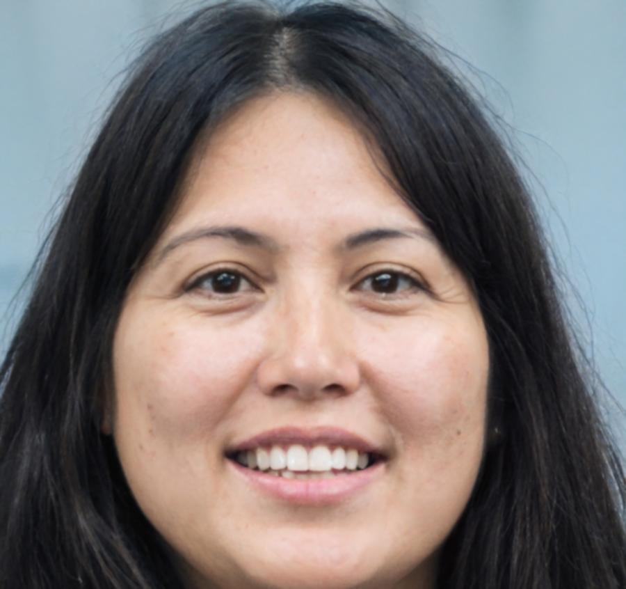 Celeste Montoya explaining data visualization